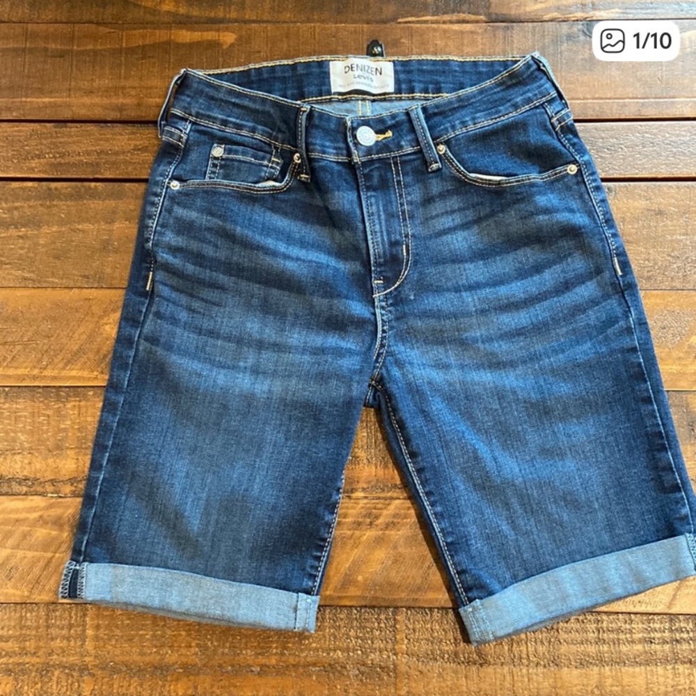 Denizen from Levi's Dark Blue Bermuda Shorts size 2 NWOT